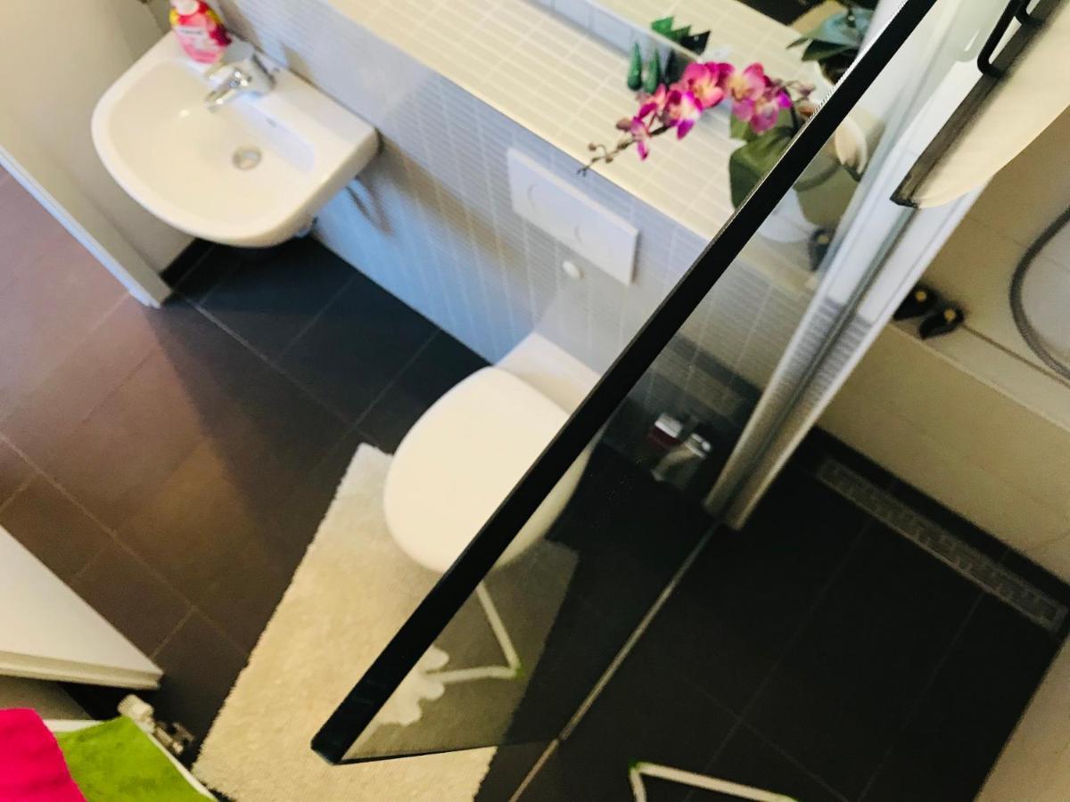 Messe Apartment Am Rhein Kolonia Zewnętrze zdjęcie