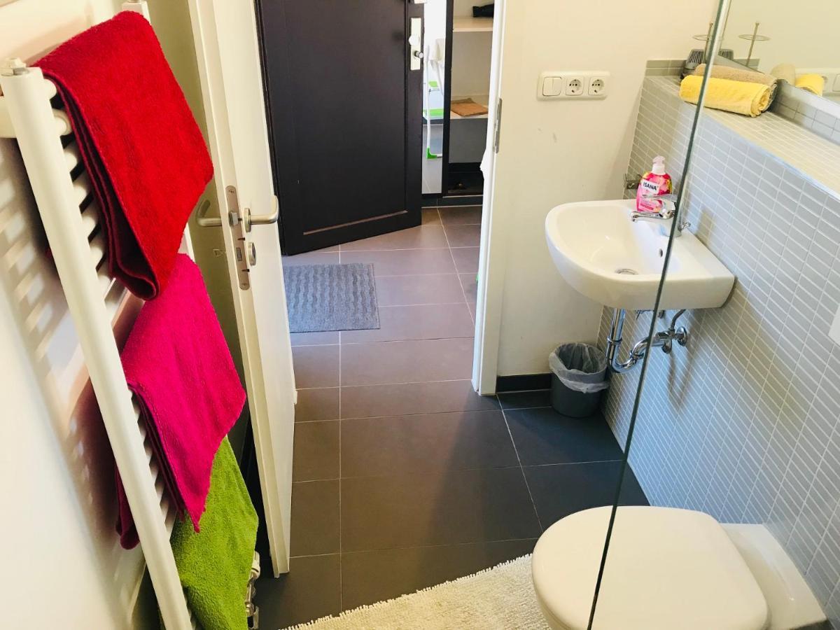 Messe Apartment Am Rhein Kolonia Zewnętrze zdjęcie
