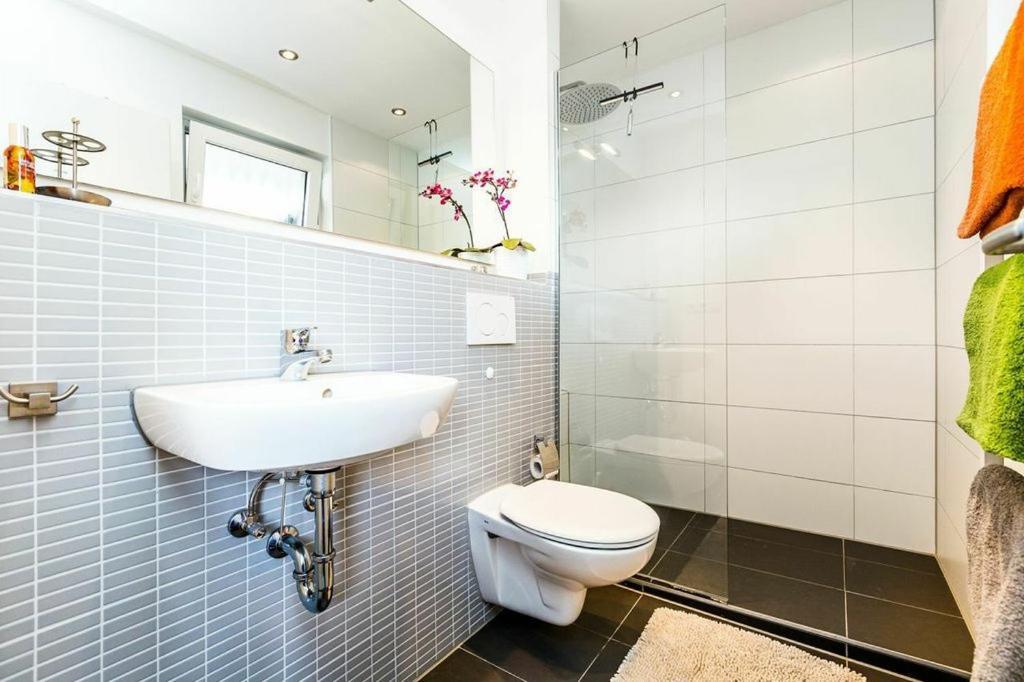 Messe Apartment Am Rhein Kolonia Zewnętrze zdjęcie